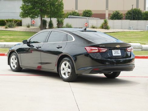 Used 2022 Chevrolet Malibu LT FWD image 3
