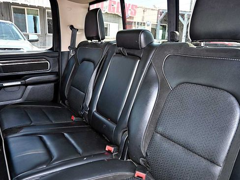 Used 2019 RAM 1500 Laramie AWD/4WD image 10