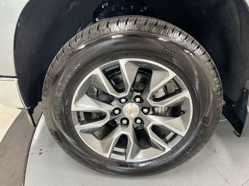 Used 2024 Chevrolet Silverado 1500 LT image 25