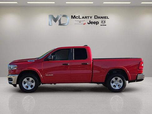 Used 2025 RAM 1500 Big Horn AWD/4WD image 3