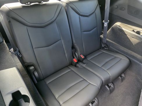 Used 2023 Cadillac XT6 Sport w/ Technology Package AWD/4WD image 26