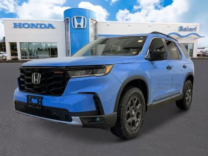 New 2025 Honda Pilot TrailSport