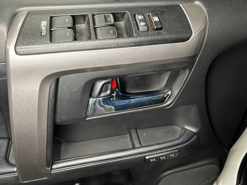Used 2023 Toyota 4Runner Limited AWD/4WD image 19