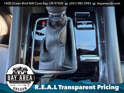 Used 2024 Jeep Compass Latitude AWD/4WD image 19