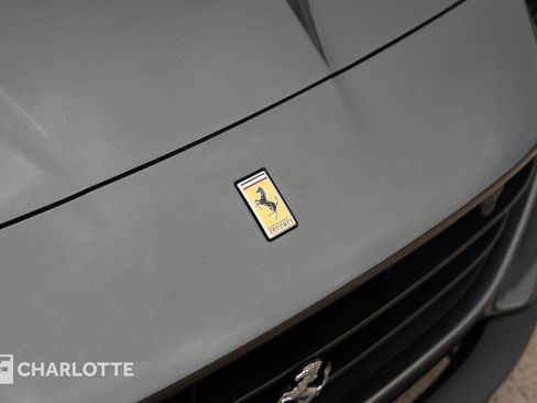 Used 2020 Ferrari Portofino RWD image 3