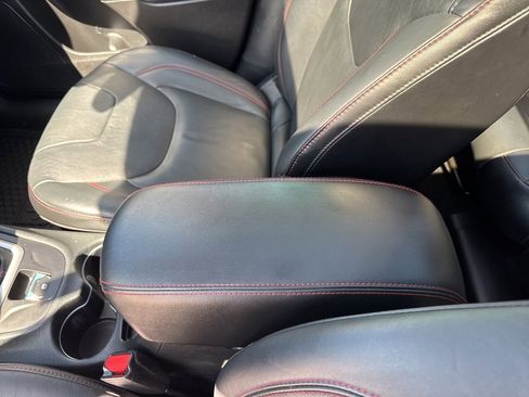 Used 2015 Jeep Cherokee Trailhawk w/ Comfort/Convenience Group image 44