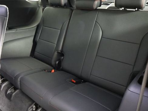 Used 2025 Chevrolet Traverse Z71 w/ Driver Confidence Package AWD/4WD image 17