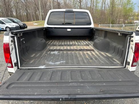 Used 2004 Ford F350 XL image 19