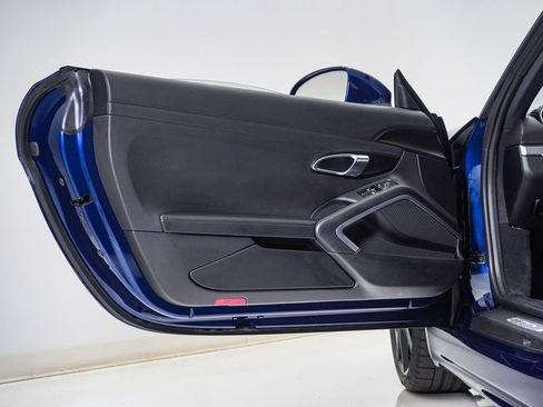 Certified 2025 Porsche 718 Cayman RWD image 28