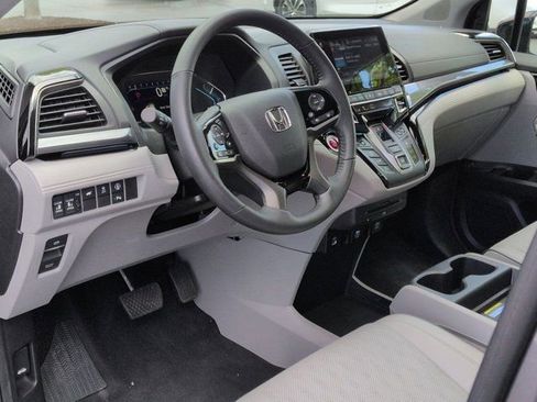 Used 2023 Honda Odyssey Elite image 9