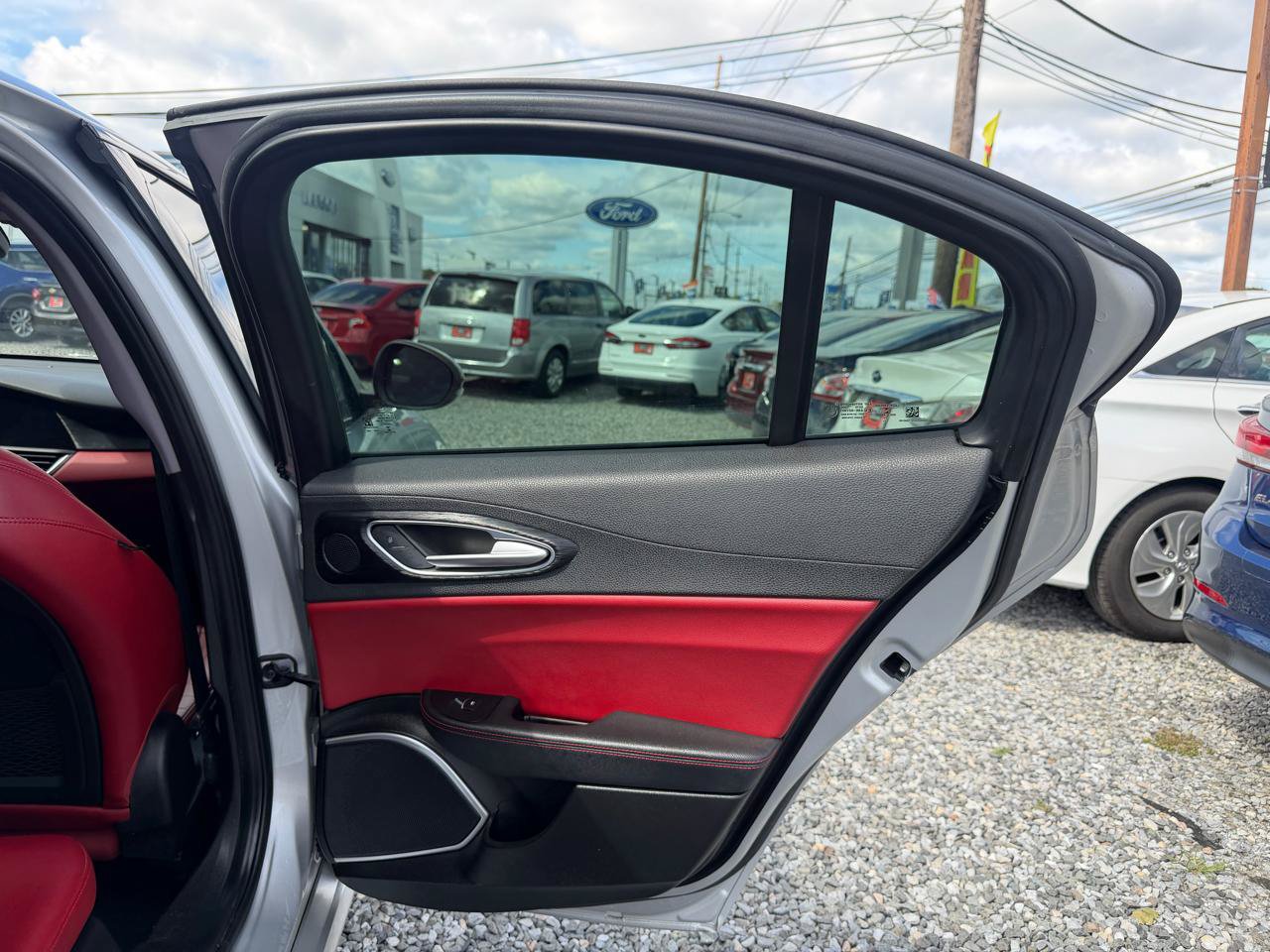 Used 2019 Alfa Romeo Giulia AWD image 15