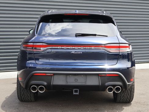 Certified 2023 Porsche Macan AWD/4WD image 11