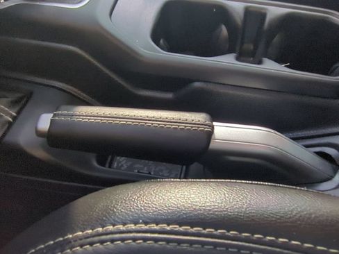 Used 2021 Jeep Wrangler Unlimited Sahara w/ Cold Weather Group AWD/4WD image 27