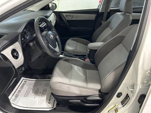 Used 2019 Toyota Corolla L image 11