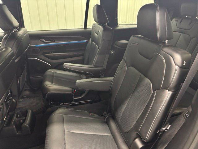 Used 2024 Jeep Grand Cherokee L Overland AWD/4WD image 12