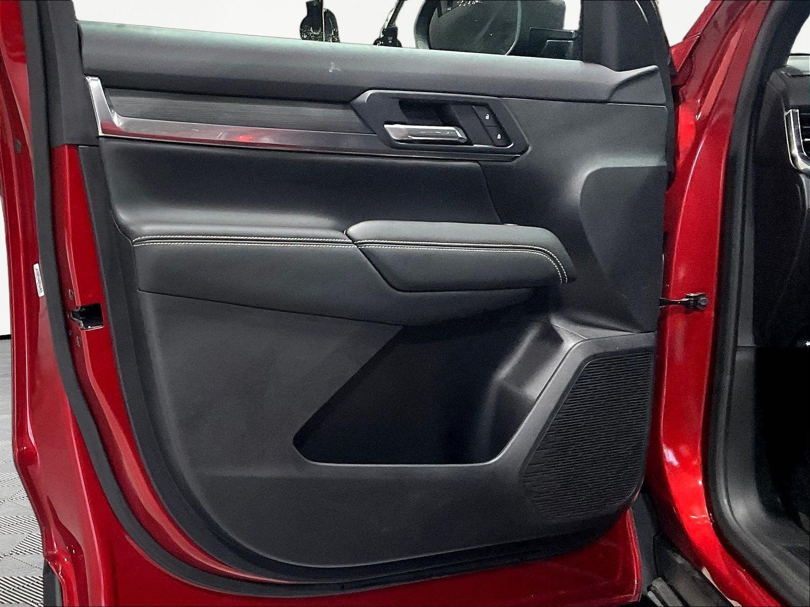 Used 2025 GMC Terrain Elevation AWD/4WD image 20
