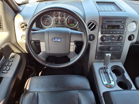 Used 2005 Ford F150 XLT image 5