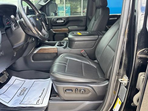 Used 2020 Chevrolet Silverado 2500 High Country w/ Technology Package AWD/4WD image 18