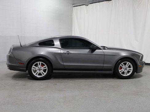 Used 2014 Ford Mustang Coupe RWD image 11