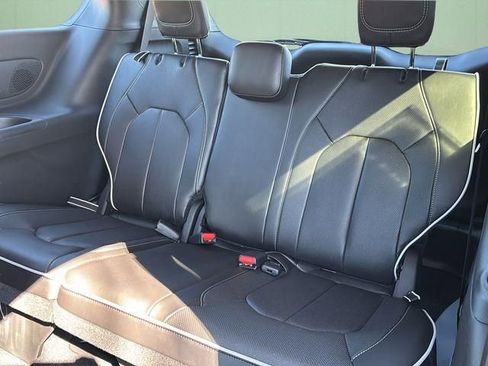 New 2026 Chrysler Pacifica Limited w/ S Appearance Package FWD image 24