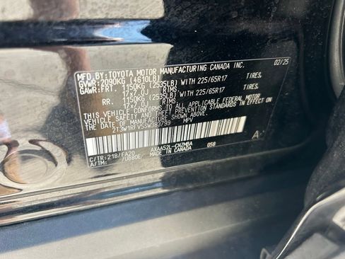 Certified 2025 Toyota RAV4 XLE FWD image 10