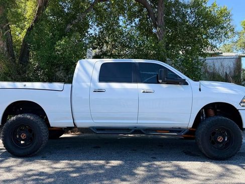 Used 2018 RAM 2500 Laramie w/ Sport Appearance Group AWD/4WD image 2