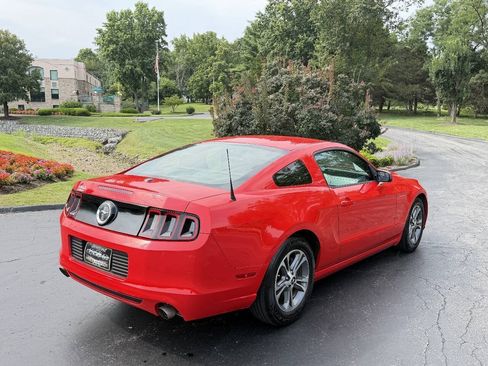 Used 2014 Ford Mustang Premium RWD image 3