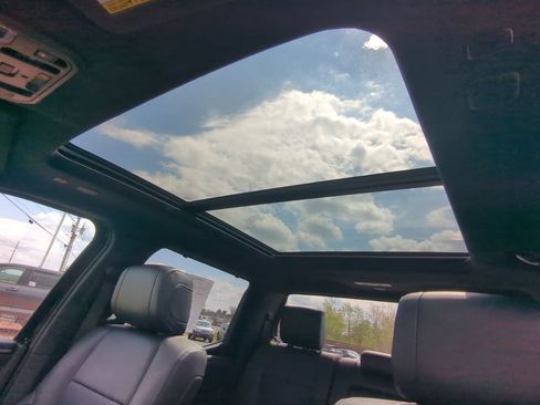 Used 2023 Toyota Tundra Platinum AWD/4WD image 23