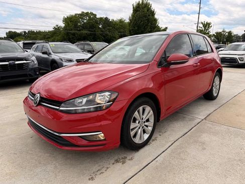 Used 2019 Volkswagen Golf SE FWD image 18