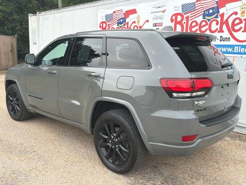 Used 2022 Jeep Grand Cherokee Laredo X AWD/4WD image 35