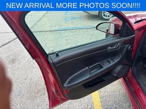 Used 2013 Chevrolet Impala LT w/ LT Sunroof Package FWD image 9