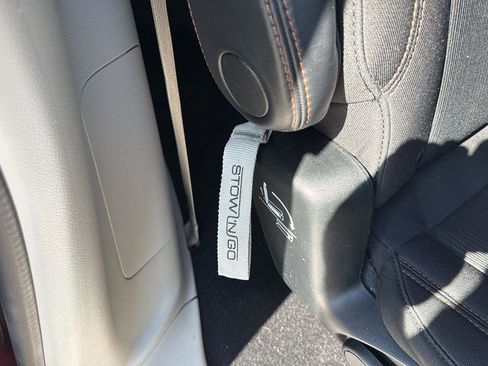 Used 2018 Chrysler Pacifica Touring Plus FWD image 35