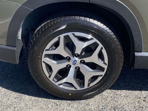 Used 2023 Subaru Forester Premium AWD/4WD image 7