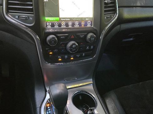 Used 2018 Jeep Grand Cherokee Altitude AWD/4WD image 21