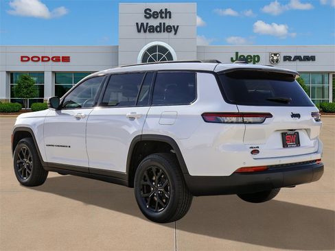 New 2025 Jeep Grand Cherokee L Altitude image 5
