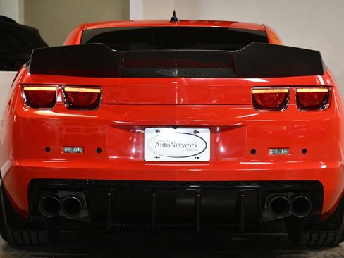 Used 2013 Chevrolet Camaro SS w/ SS Performance Package image 2