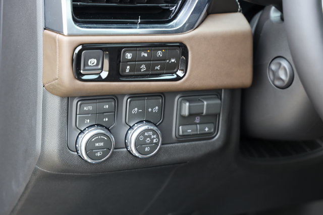 New 2026 GMC Yukon Denali Ultimate w/ LPO, Floor Liner Package AWD/4WD image 19