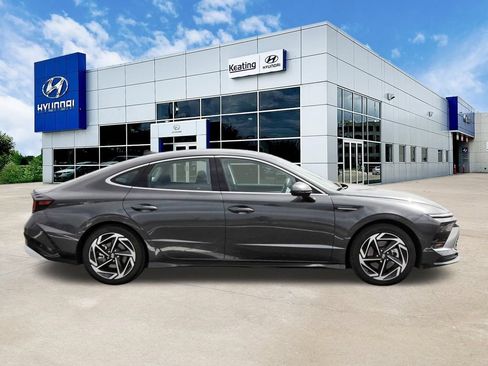 Used 2025 Hyundai Sonata SEL FWD image 4