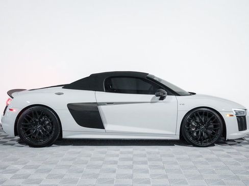 Used 2018 Audi R8 V10 plus image 2