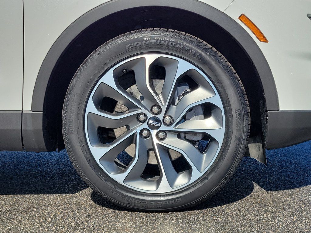 Certified 2023 Lincoln Nautilus Reserve AWD/4WD image 9