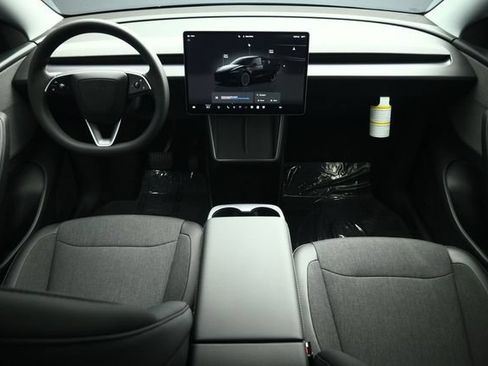 Used 2026 Tesla Model Y 2WD image 35