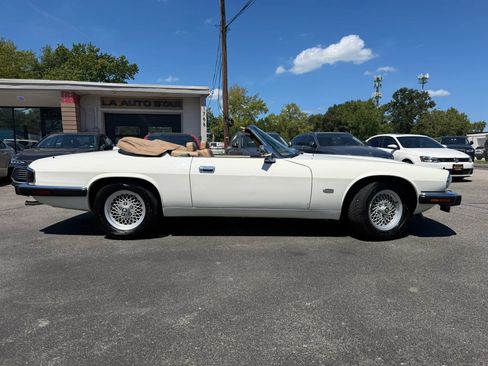 Used 1993 Jaguar XJS 4.0 Convertible RWD image 2