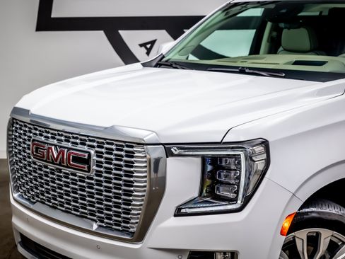 Used 2024 GMC Yukon Denali w/ Advanced Technology Package AWD/4WD image 21