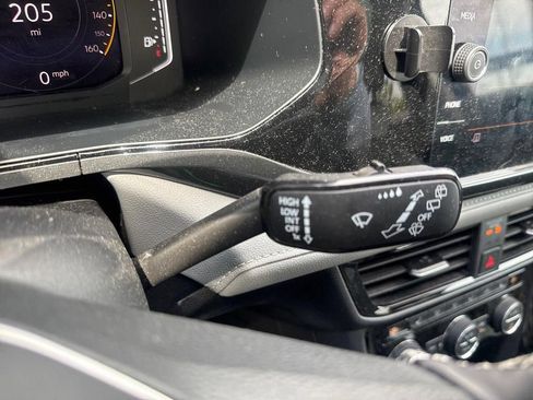 Used 2023 Volkswagen Taos SEL AWD/4WD image 42