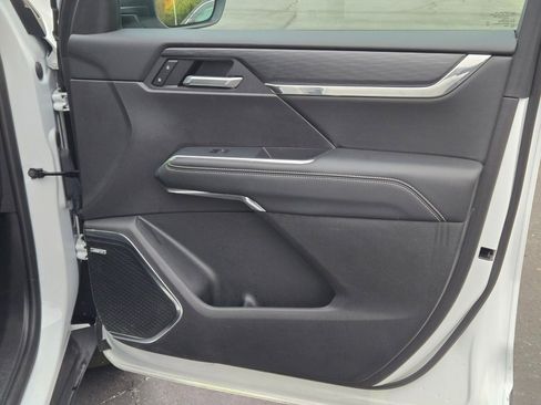 Certified 2025 GMC Acadia Elevation image 5