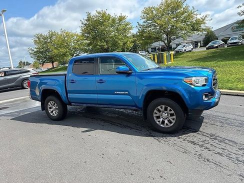 Used 2016 Toyota Tacoma SR5 w/ SR5 Appearance Package (SN) AWD/4WD image 4