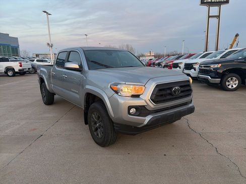 Used 2023 Toyota Tacoma SR5 image 3