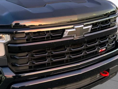 Used 2025 Chevrolet Silverado 1500 LT Trail Boss w/ Convenience Package II AWD/4WD image 27