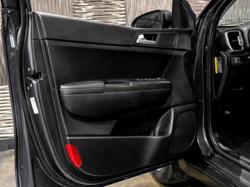 Used 2018 Kia Sportage LX image 43