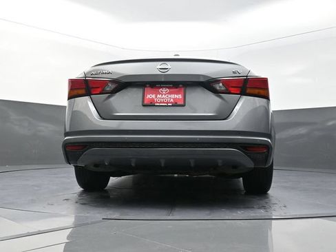 Used 2024 Nissan Altima 2.5 SV FWD image 35
